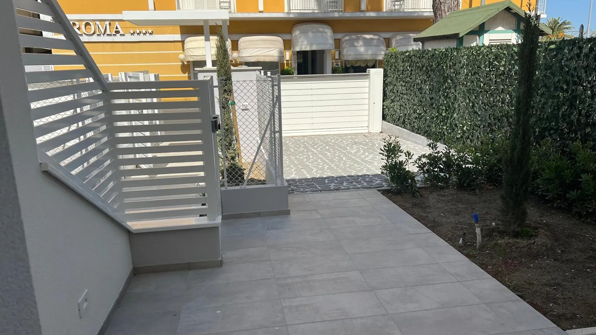 The Twins 1 Luxury Ceccarini - Lungomare Parcheggio Privato Villa Riccione 0*,  Italien