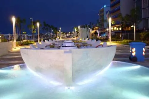 The Twins 1 Luxury Ceccarini - Lungomare Parcheggio Privato Villa Riccione Italien